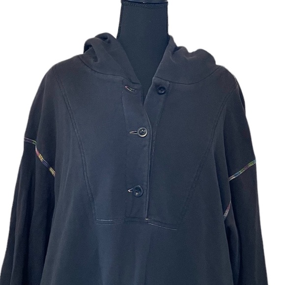 SOMETHING NAVY DOTTIE HOODED SWEATSHIRT DRESS IN BLACK - Picture 5 of 10
